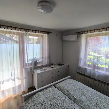 Apartma Pri Noni Silvi شقة