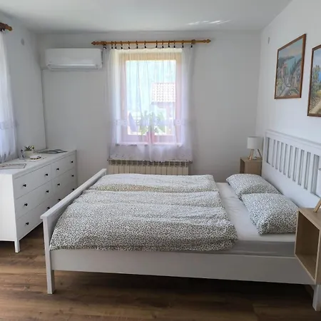 Apartma Pri Noni Silvi شقة *