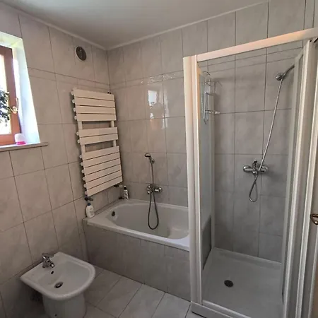 Apartma Pri Noni Silvi شقة تولمين