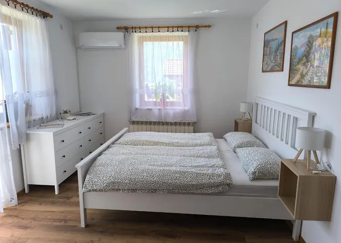 Apartma Pri Noni Silvi 아파트 *